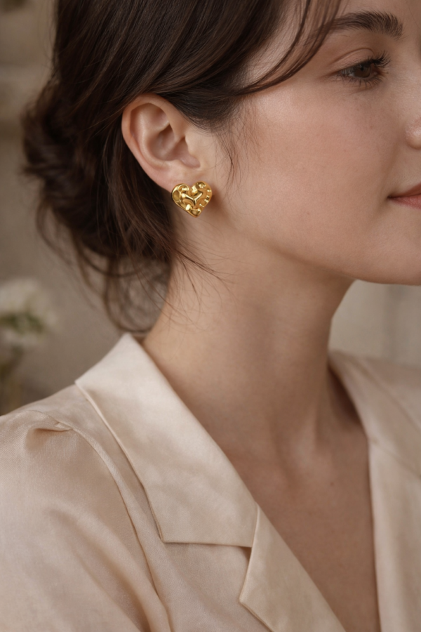 molten love studs